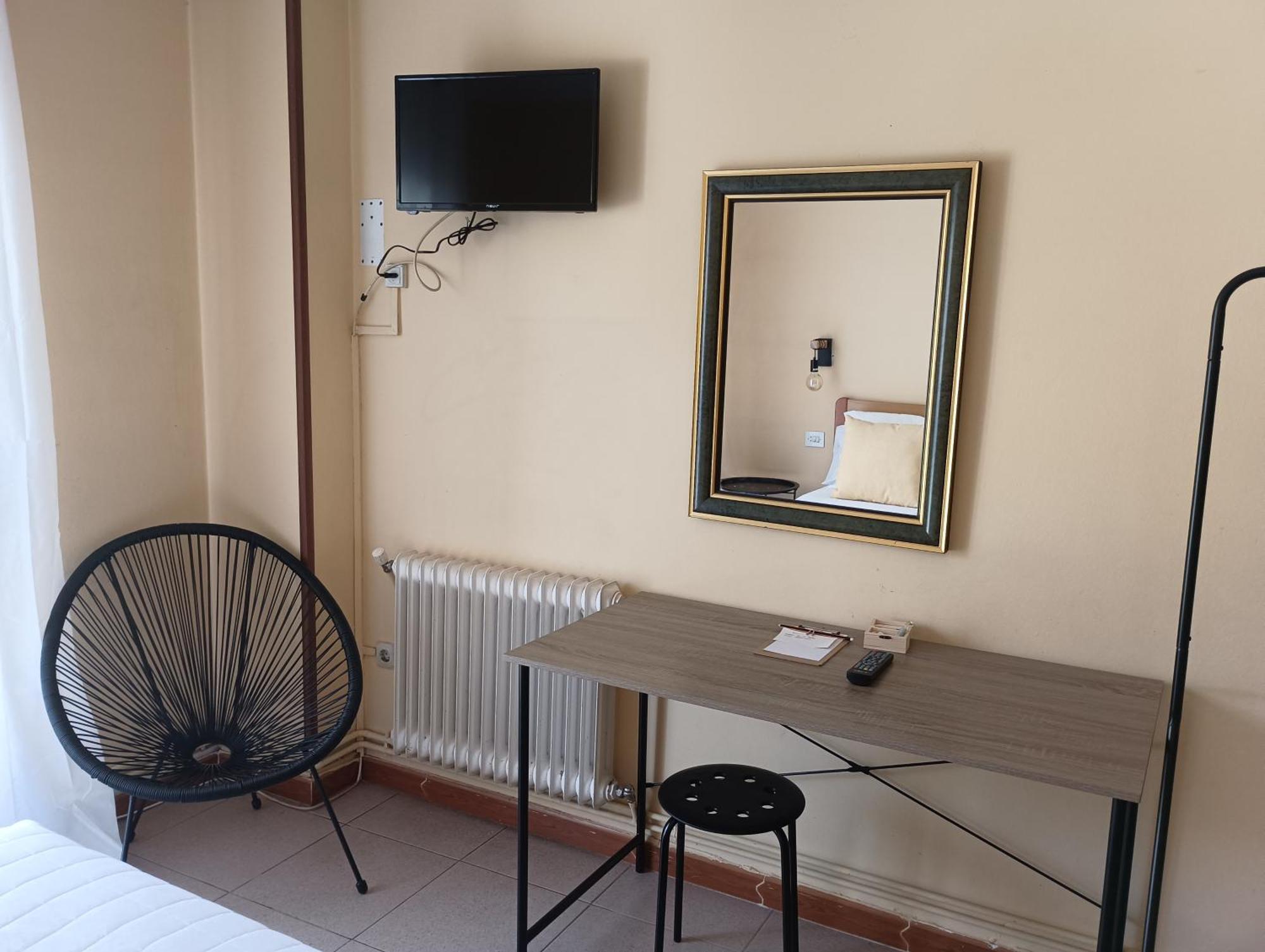 Hostal Pension Mar De Plata Lugo Bagian luar foto