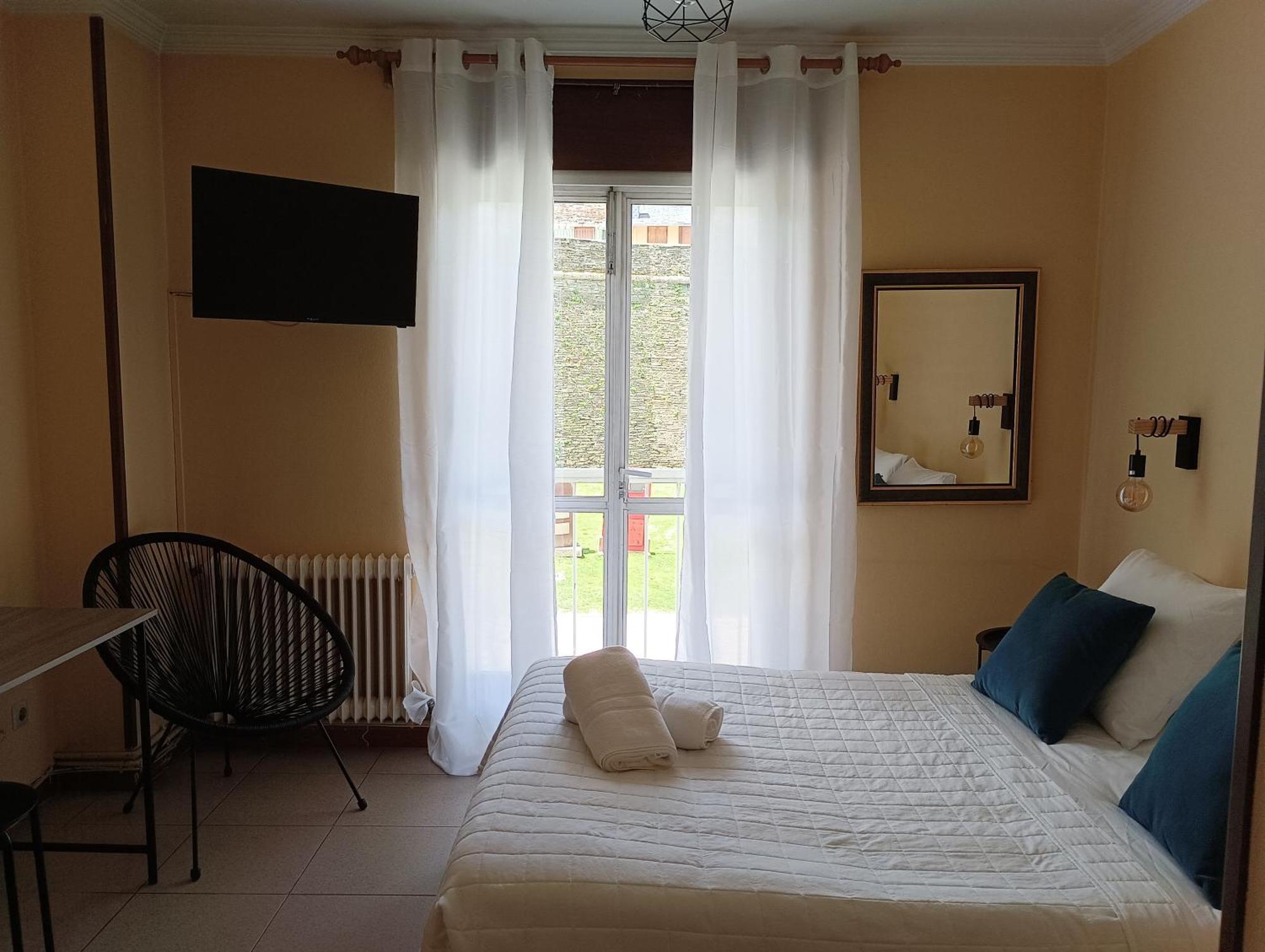Hostal Pension Mar De Plata Lugo Bagian luar foto